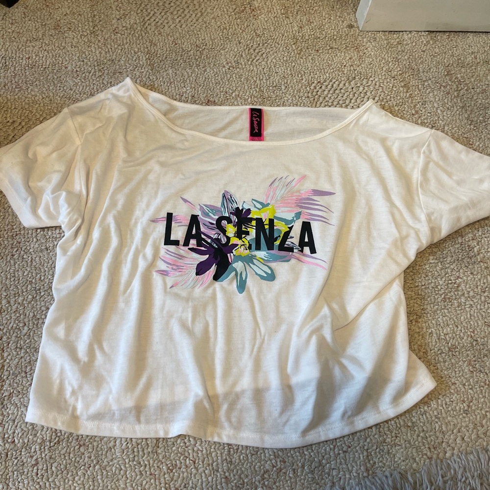 Worn once, no stains. wide shoulders